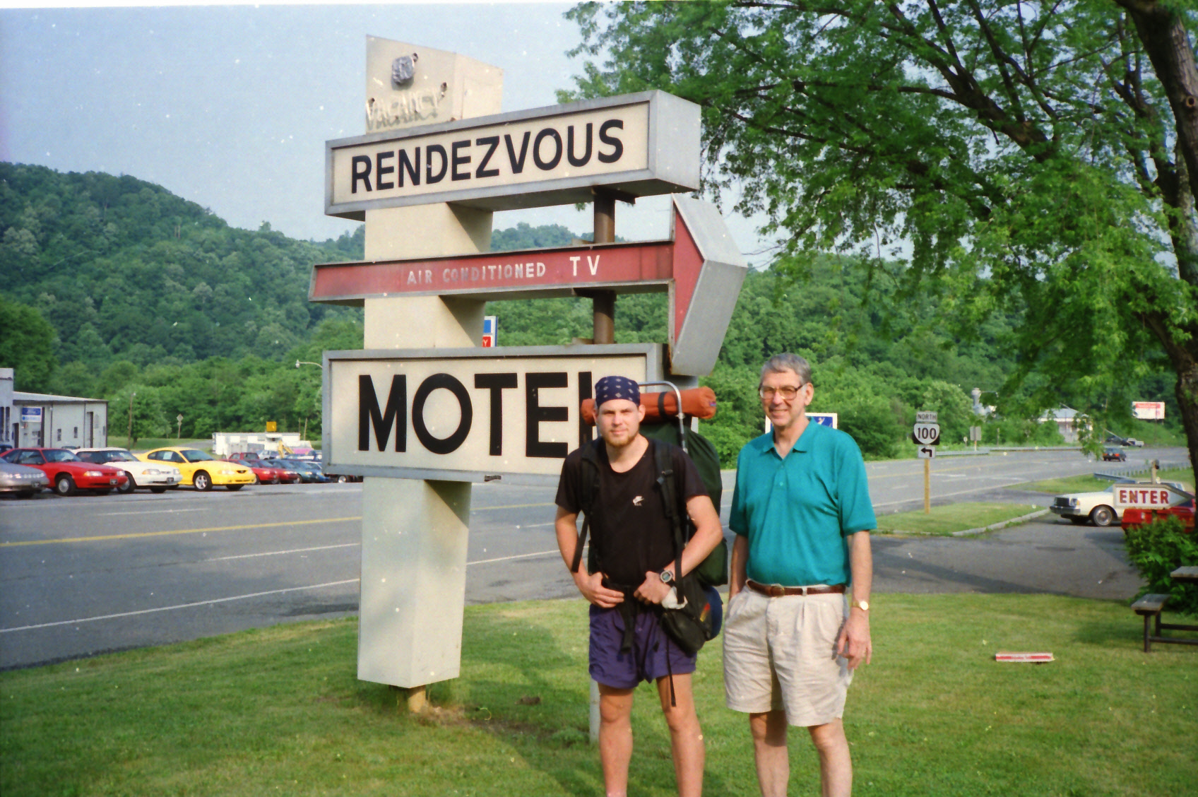 RENDEZVOUS MOTEL CATCHES FIRE NEAR THE APPALACHIAN TRAIL IN PEARISBURG, VA N2Backpacking